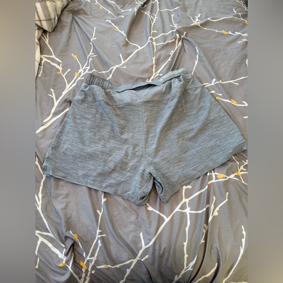 Lululemon surge short out of mind liner 4” shorts - Picture 4 of 5